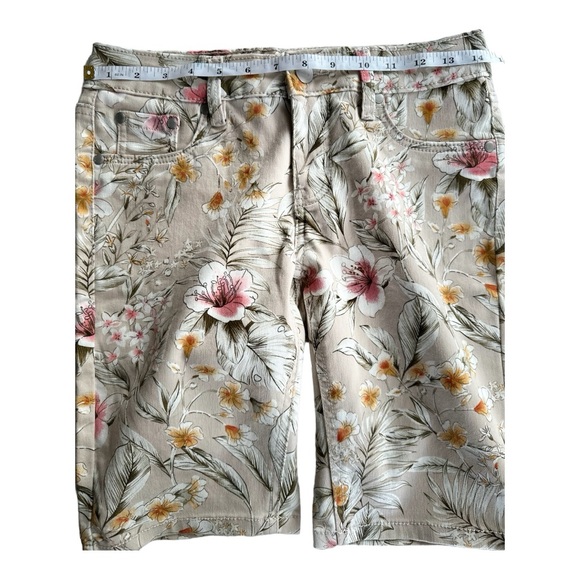 SUKO JEANS Floral Pull on Shorts Size 4 - Picture 4 of 12